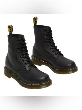 Dr. Martens Women's 1460 Pascal Virginia Leather Lace Up Boots Size 6